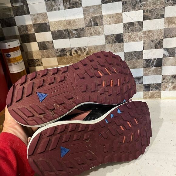 Brooks Sneakers  - Picture 5 of 6